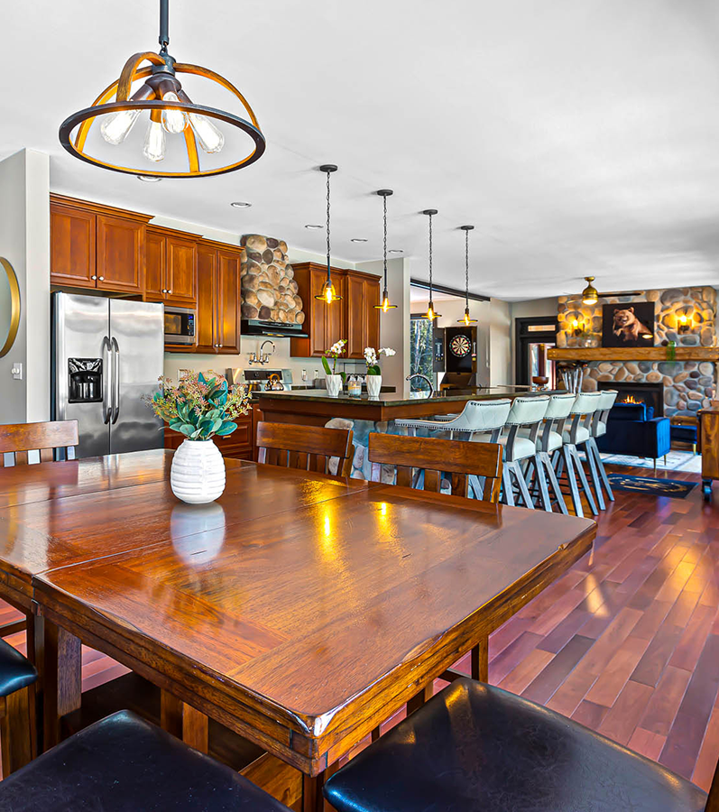 Corporate Rentals kitchen and dining room